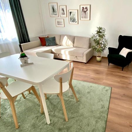 Esther Apartman Tatabanya Bagian luar foto