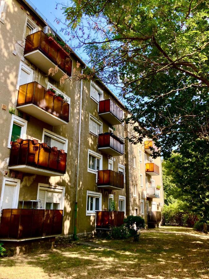 Esther Apartman Tatabanya Bagian luar foto